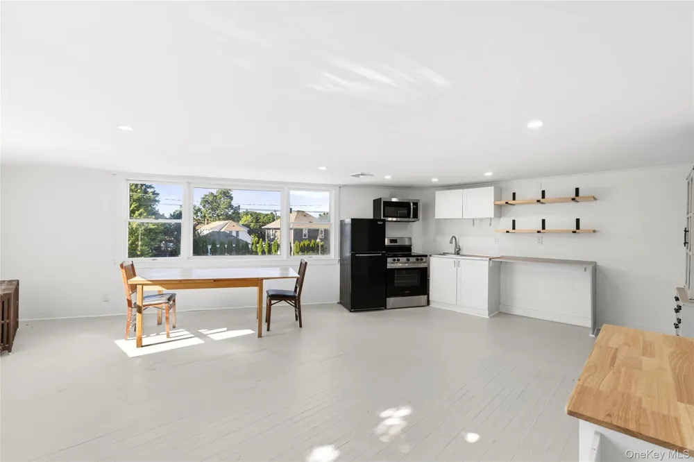 162 Mill Road #Unit 1 Westhampton Beach, NY 11978