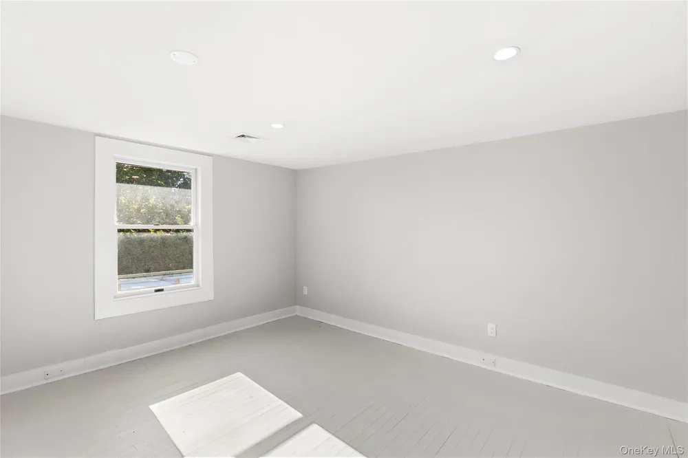 162 Mill Road #Unit 1 Westhampton Beach, NY 11978
