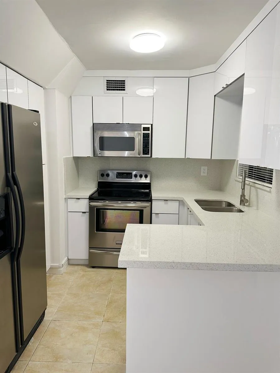 1701 W 42ND PLACE #43 Hialeah, FL 33012