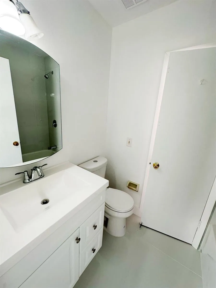 1701 W 42ND PLACE #43 Hialeah, FL 33012