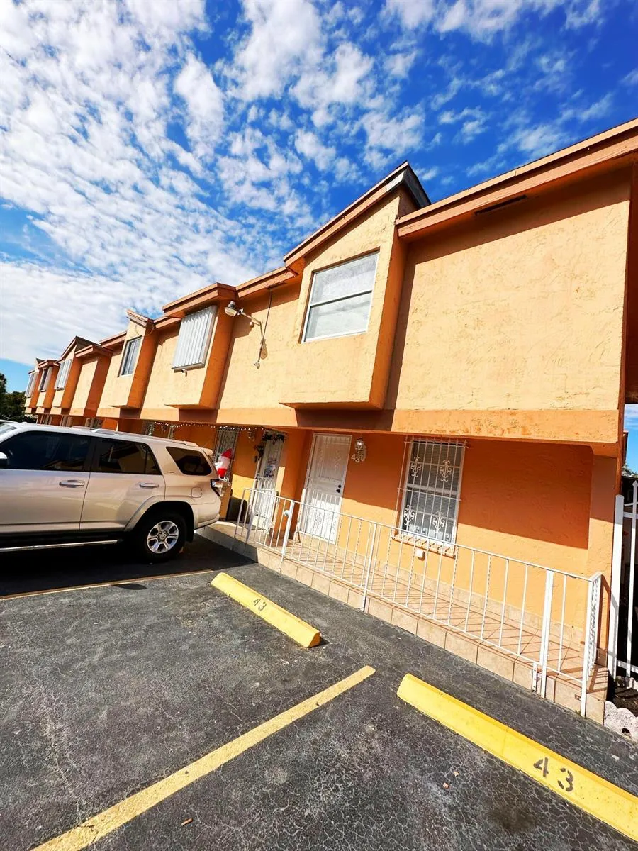 1701 W 42ND PLACE #43 Hialeah, FL 33012