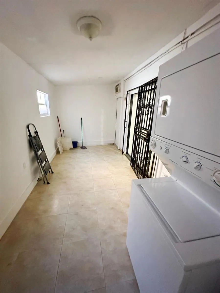 1701 W 42ND PLACE #43 Hialeah, FL 33012