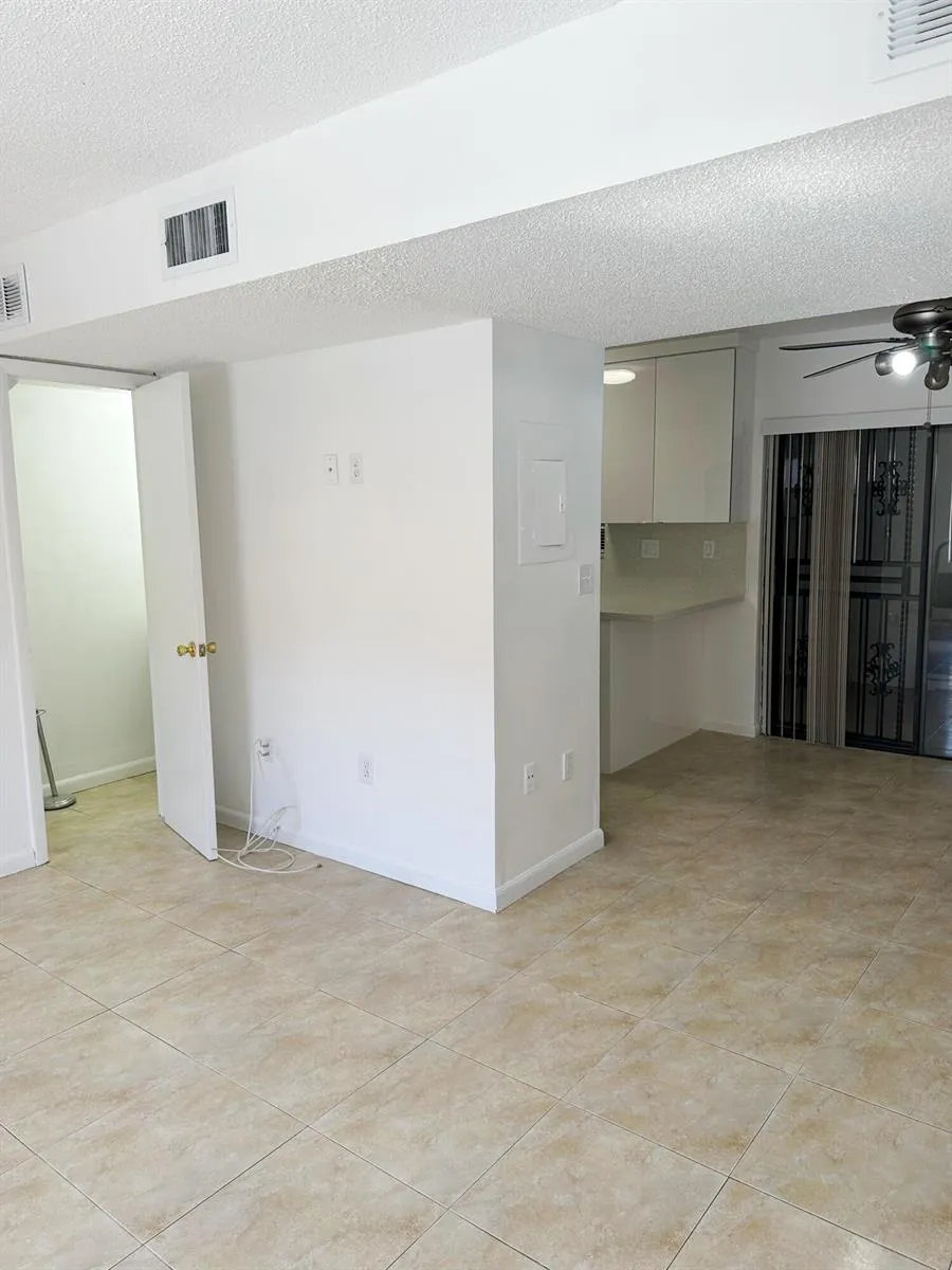 1701 W 42ND PLACE #43 Hialeah, FL 33012