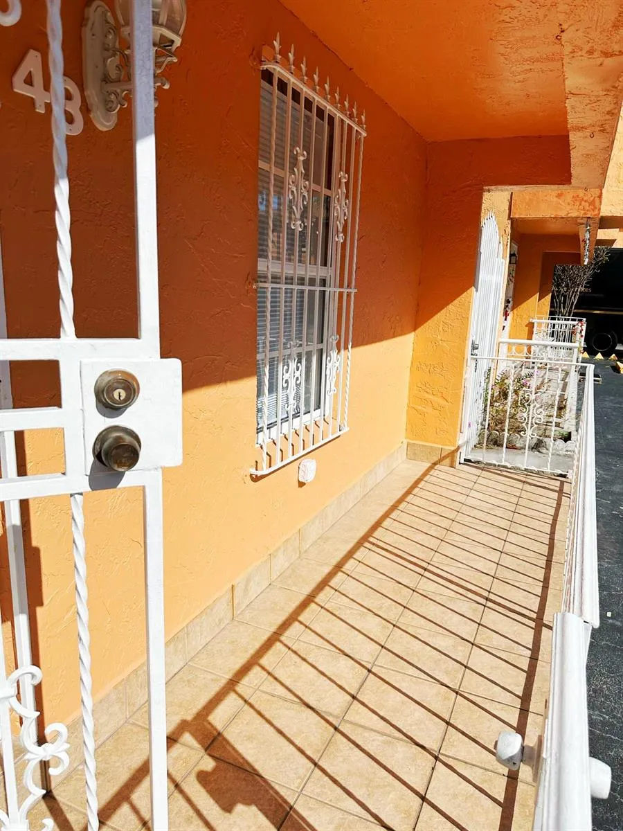 1701 W 42ND PLACE #43 Hialeah, FL 33012