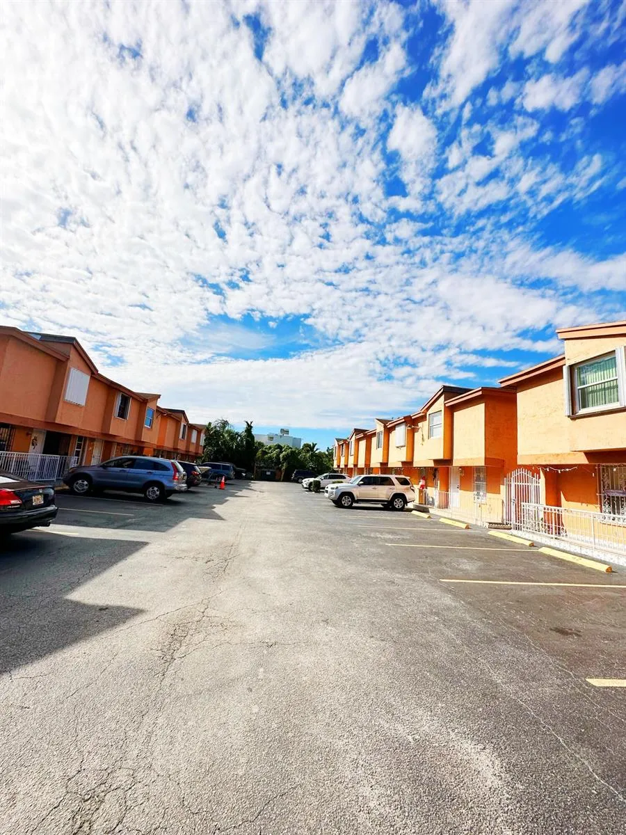 1701 W 42ND PLACE #43 Hialeah, FL 33012