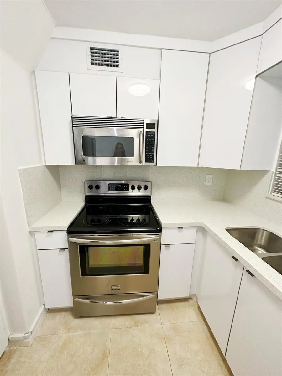 1701 W 42ND PLACE #43 Hialeah, FL 33012