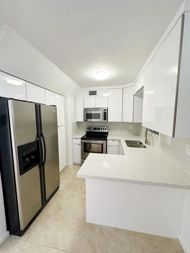 1701 W 42ND PLACE #43 Hialeah, FL 33012