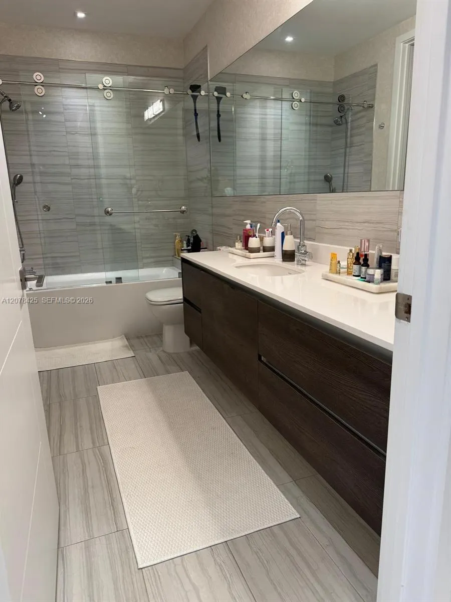 301 Altara Ave #403 Coral Gables, FL 33146