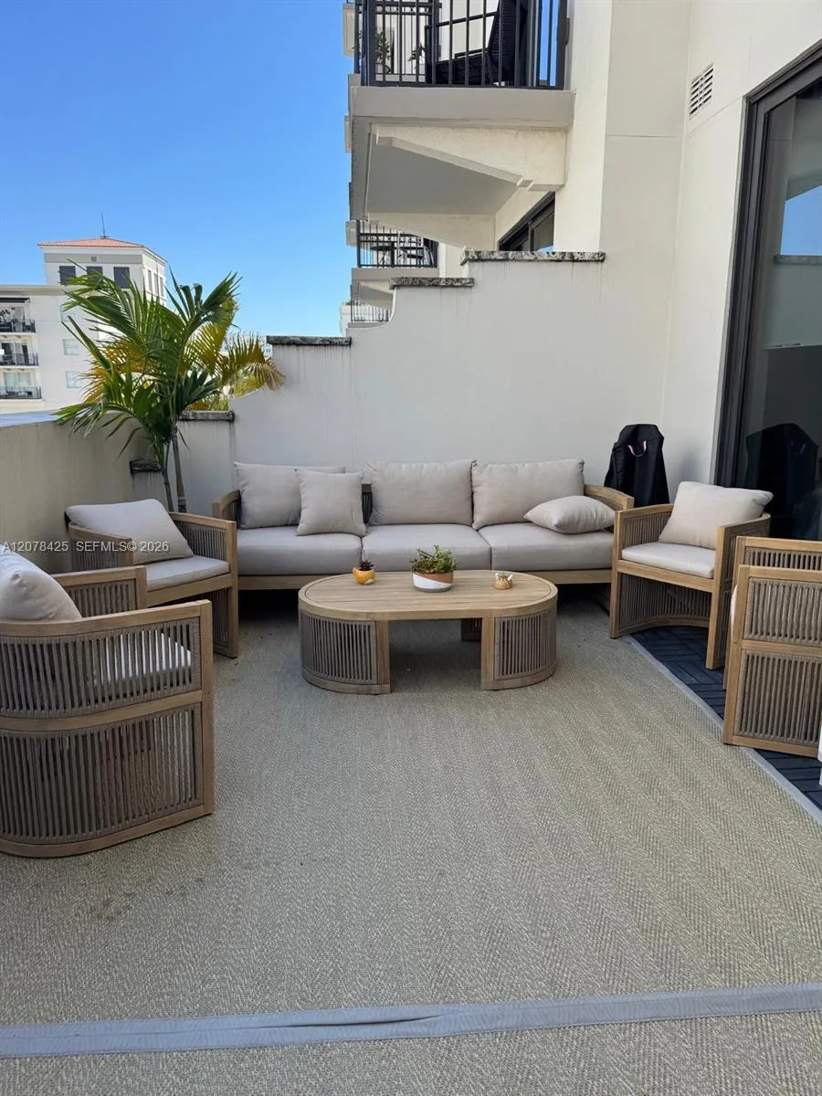 301 Altara Ave #403 Coral Gables, FL 33146