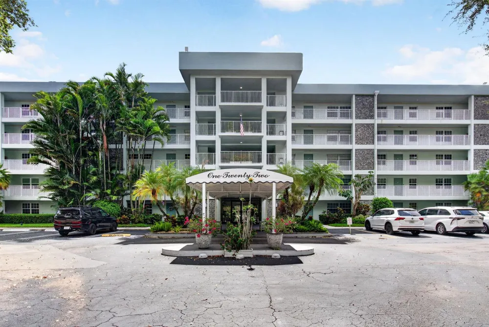 802 CYPRESS GROVE LANE #309 Pompano Beach, FL 33069