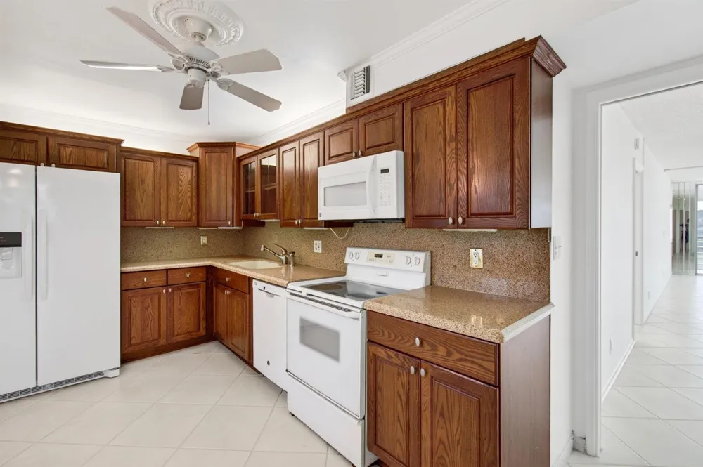 802 CYPRESS GROVE LANE #309 Pompano Beach, FL 33069