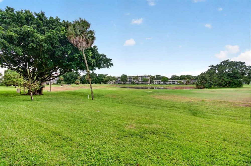 802 CYPRESS GROVE LANE #309 Pompano Beach, FL 33069