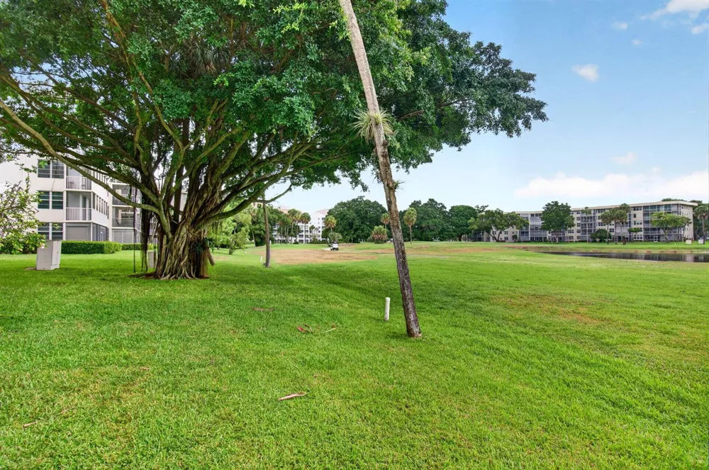 802 CYPRESS GROVE LANE #309 Pompano Beach, FL 33069