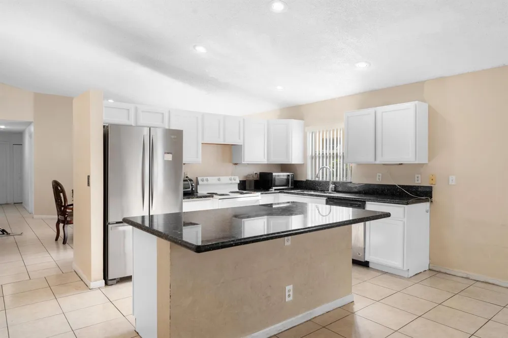 6179 SAVANNAH WAY Lake Worth, FL 33463