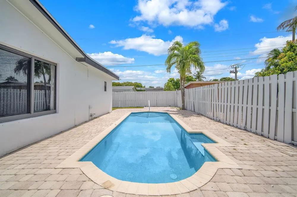 850 SW 1ST TERRACE Pompano Beach, FL 33060
