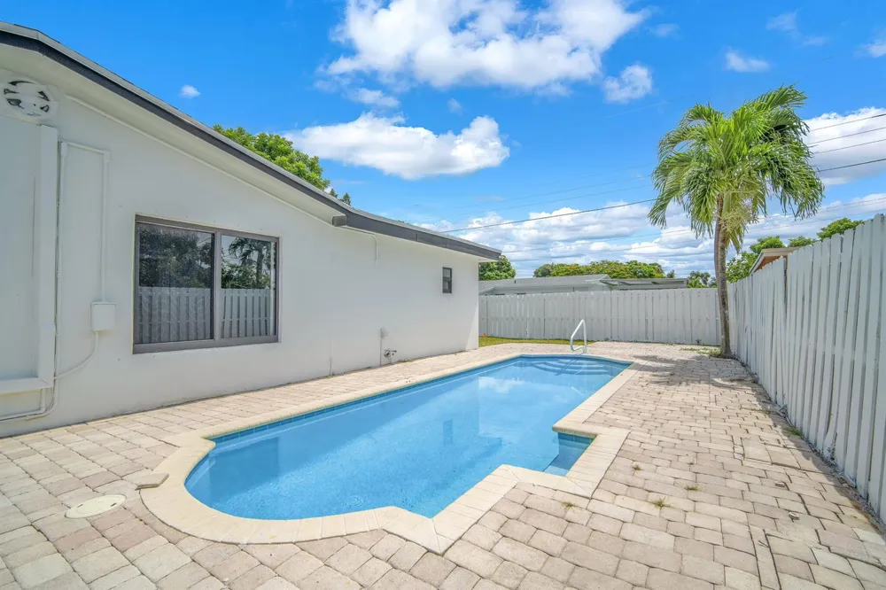 850 SW 1ST TERRACE Pompano Beach, FL 33060