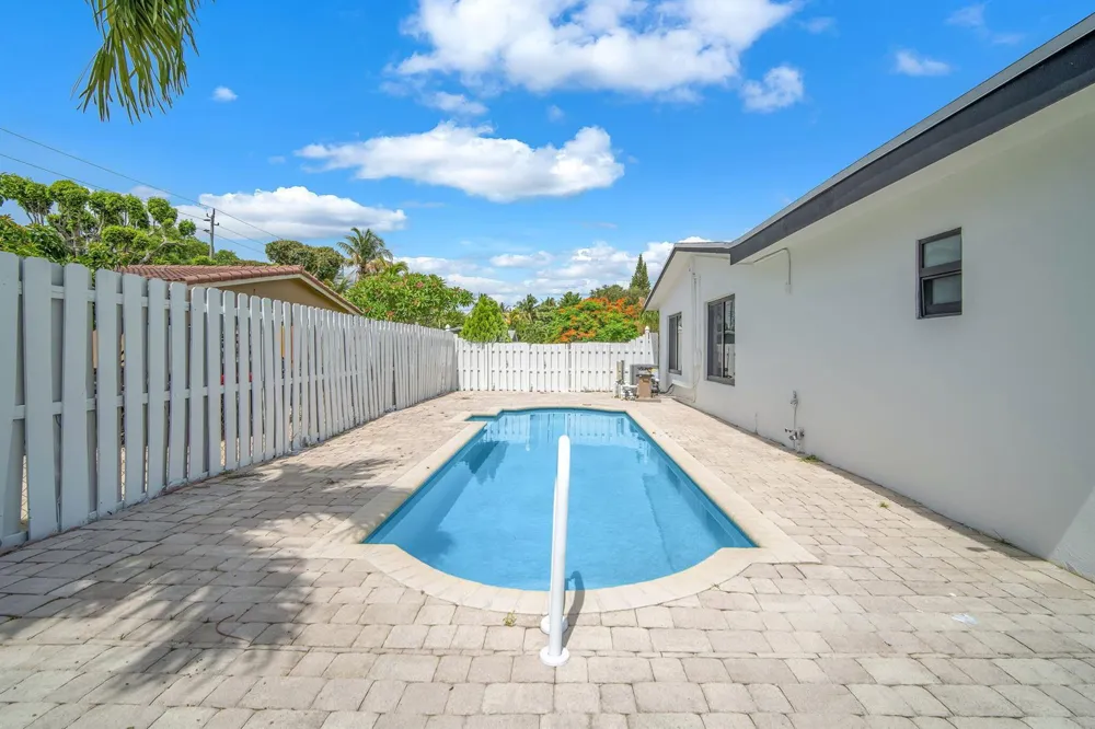 850 SW 1ST TERRACE Pompano Beach, FL 33060