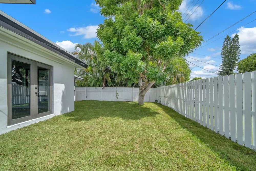 850 SW 1ST TERRACE Pompano Beach, FL 33060