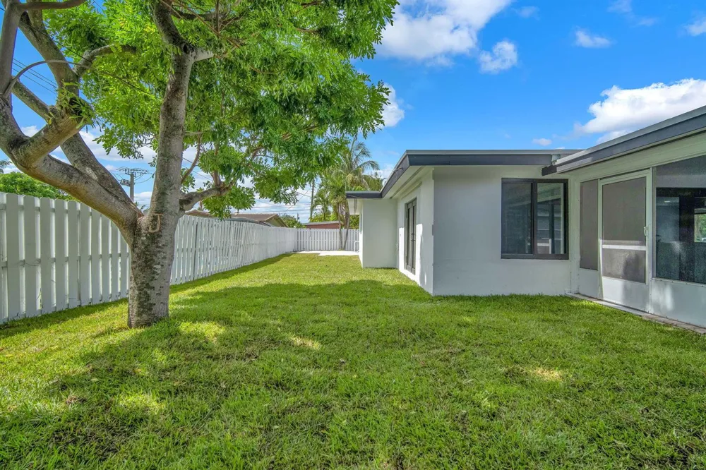 850 SW 1ST TERRACE Pompano Beach, FL 33060
