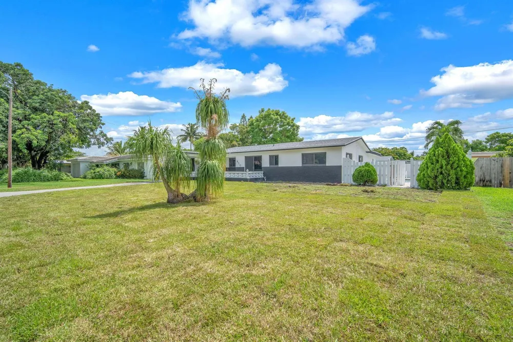 850 SW 1ST TERRACE Pompano Beach, FL 33060