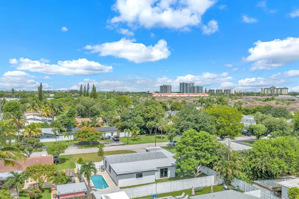 850 SW 1ST TERRACE Pompano Beach, FL 33060