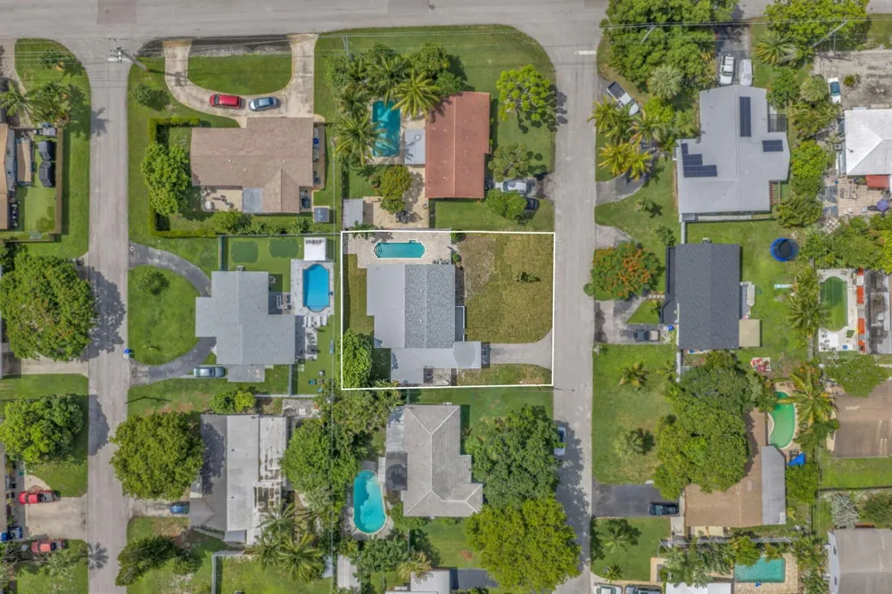 850 SW 1ST TERRACE Pompano Beach, FL 33060