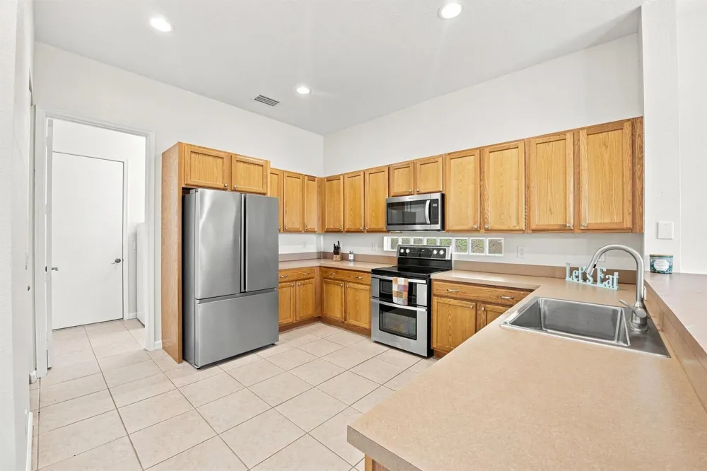 23 COUNTRY LAKE CIRCLE Boynton Beach, FL 33436