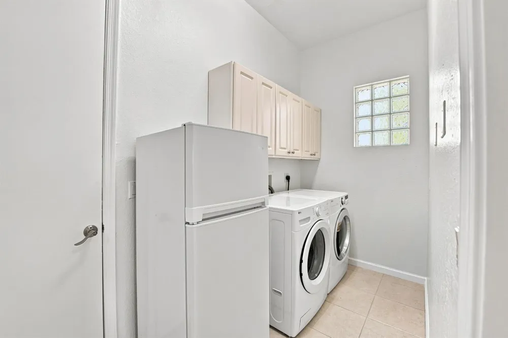 23 COUNTRY LAKE CIRCLE Boynton Beach, FL 33436