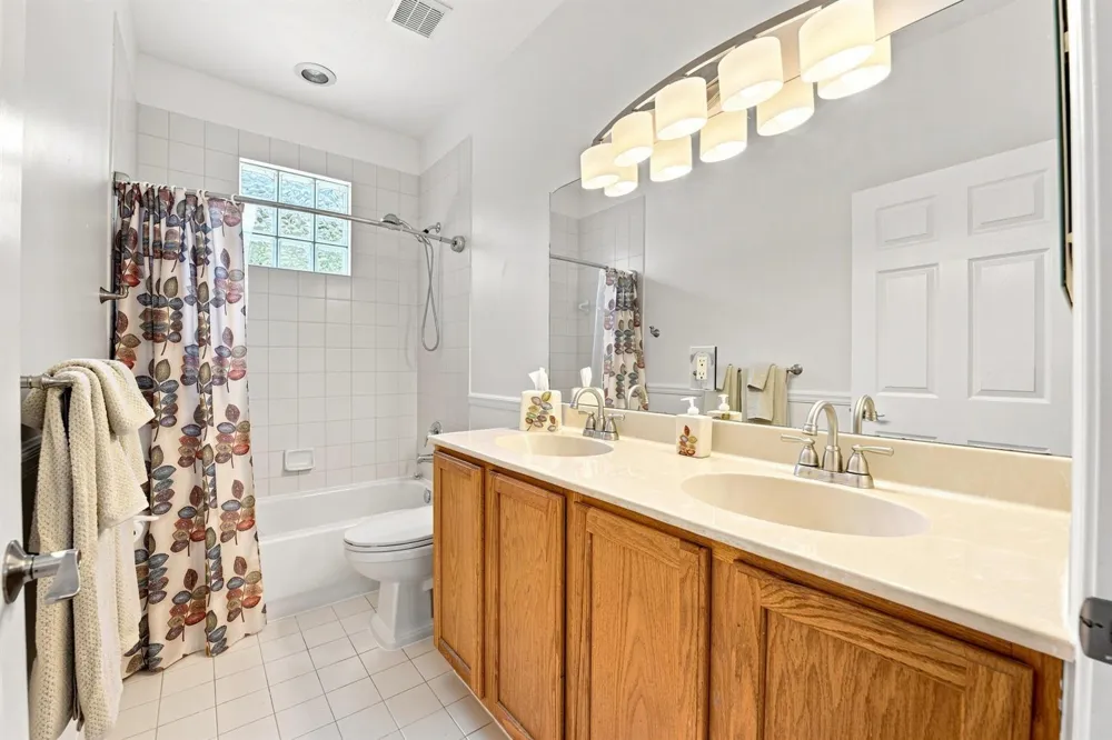 23 COUNTRY LAKE CIRCLE Boynton Beach, FL 33436