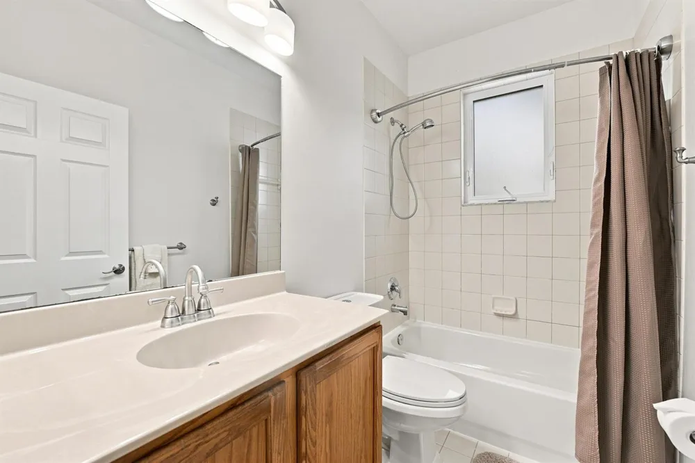 23 COUNTRY LAKE CIRCLE Boynton Beach, FL 33436