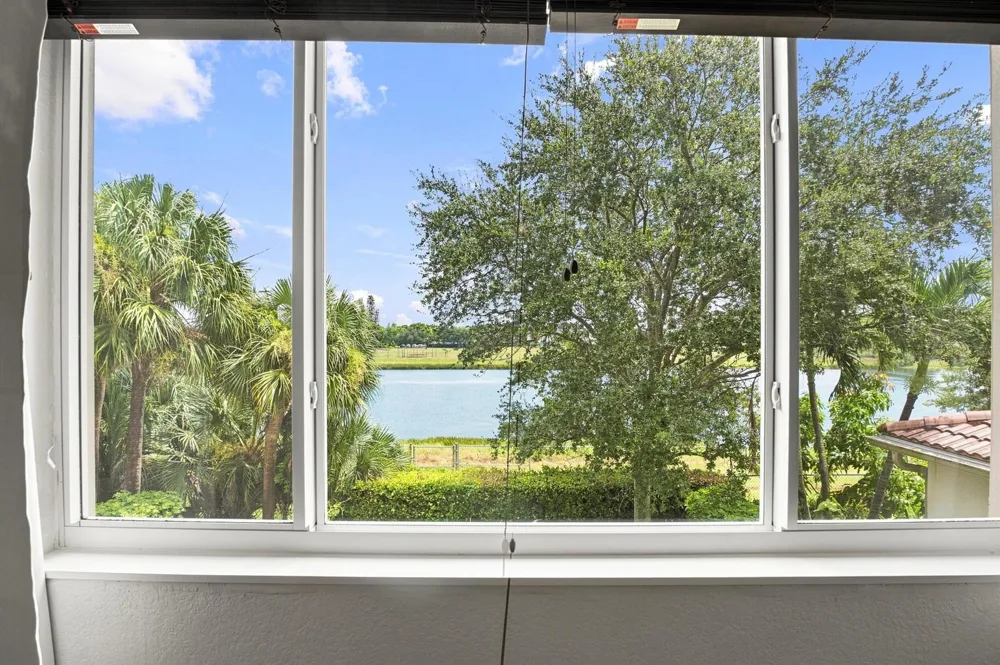 23 COUNTRY LAKE CIRCLE Boynton Beach, FL 33436