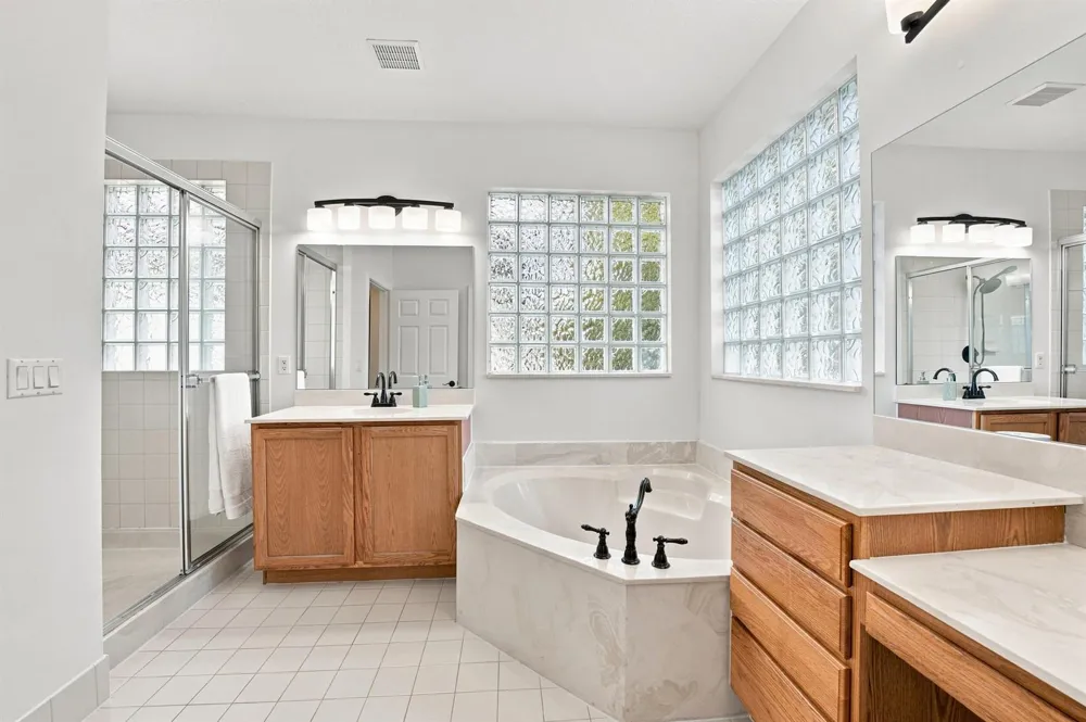 23 COUNTRY LAKE CIRCLE Boynton Beach, FL 33436