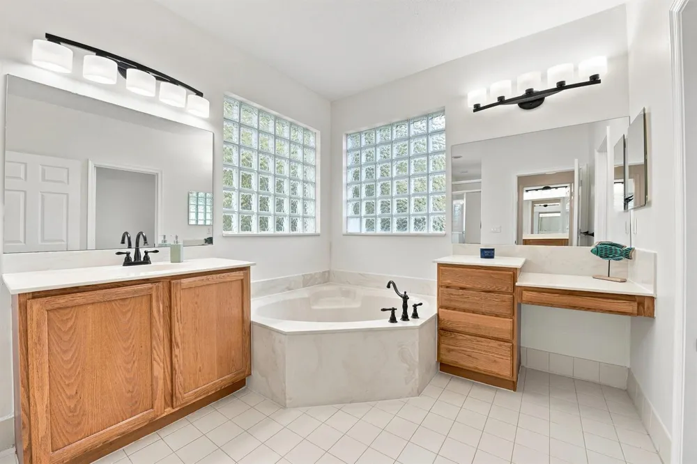 23 COUNTRY LAKE CIRCLE Boynton Beach, FL 33436