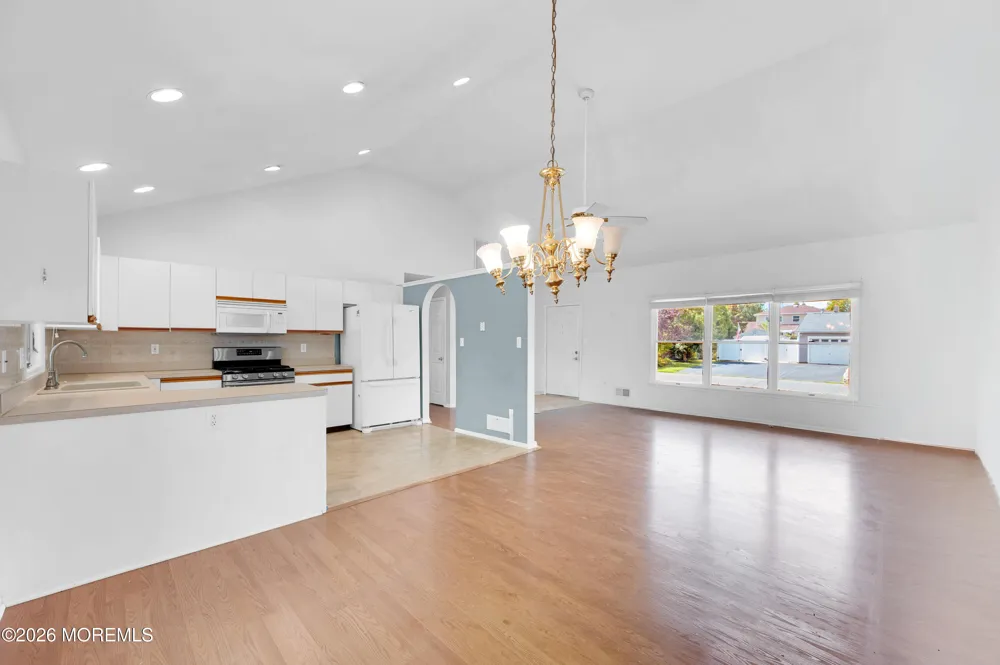 313 Tennessee Drive Brick, NJ 08723