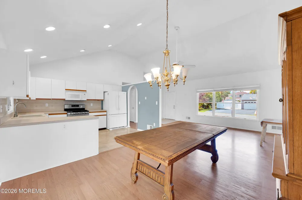 313 Tennessee Drive Brick, NJ 08723