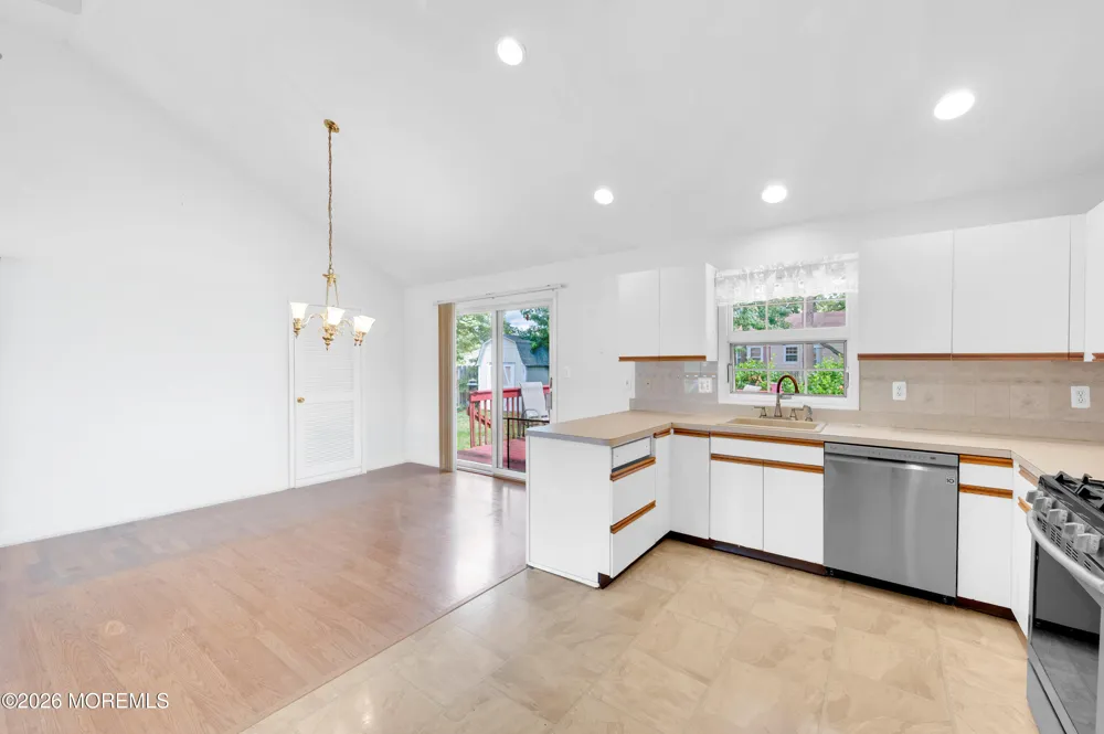313 Tennessee Drive Brick, NJ 08723