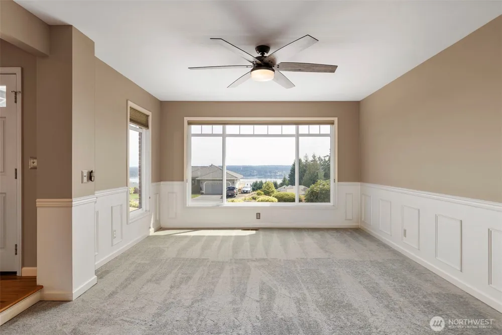 7685 Esther Place NW Silverdale, WA 98383