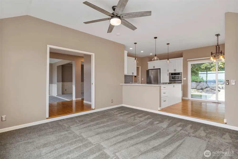7685 Esther Place NW Silverdale, WA 98383