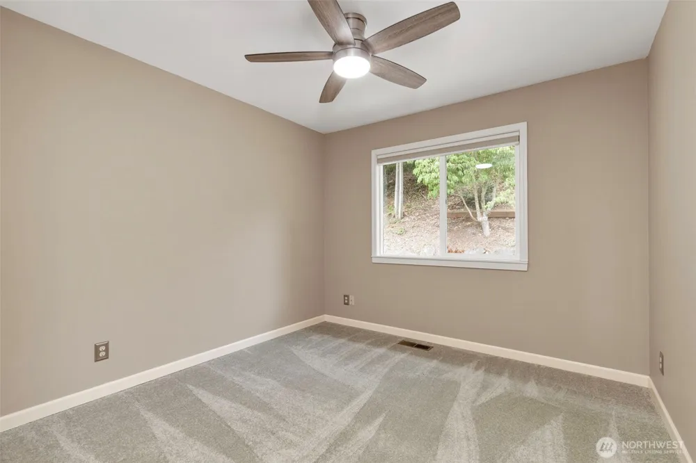 7685 Esther Place NW Silverdale, WA 98383
