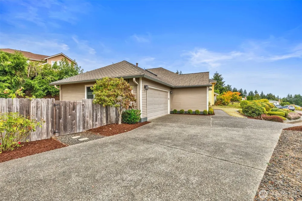 7685 Esther Place NW Silverdale, WA 98383