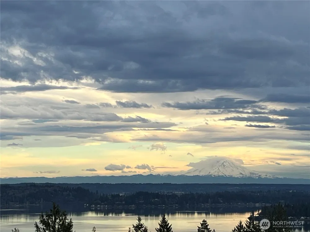 7685 Esther Place NW Silverdale, WA 98383