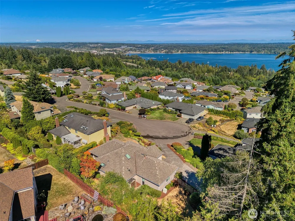 7685 Esther Place NW Silverdale, WA 98383