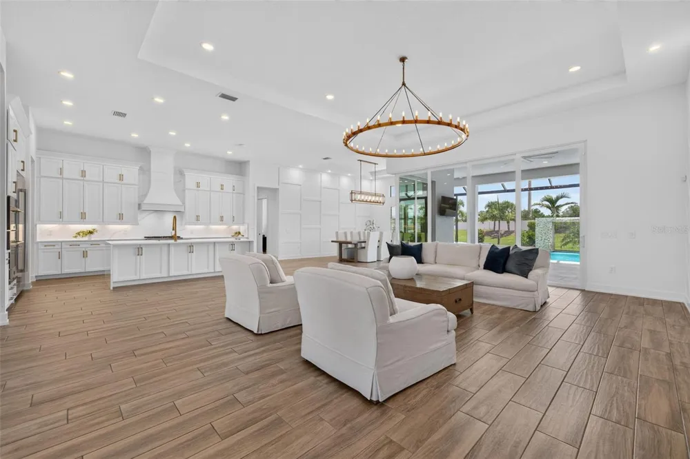 8207 NEVIS RUN Lakewood Ranch, FL 34202