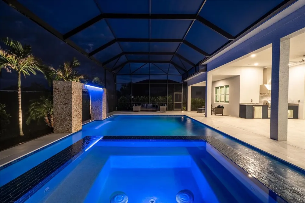 8207 NEVIS RUN Lakewood Ranch, FL 34202