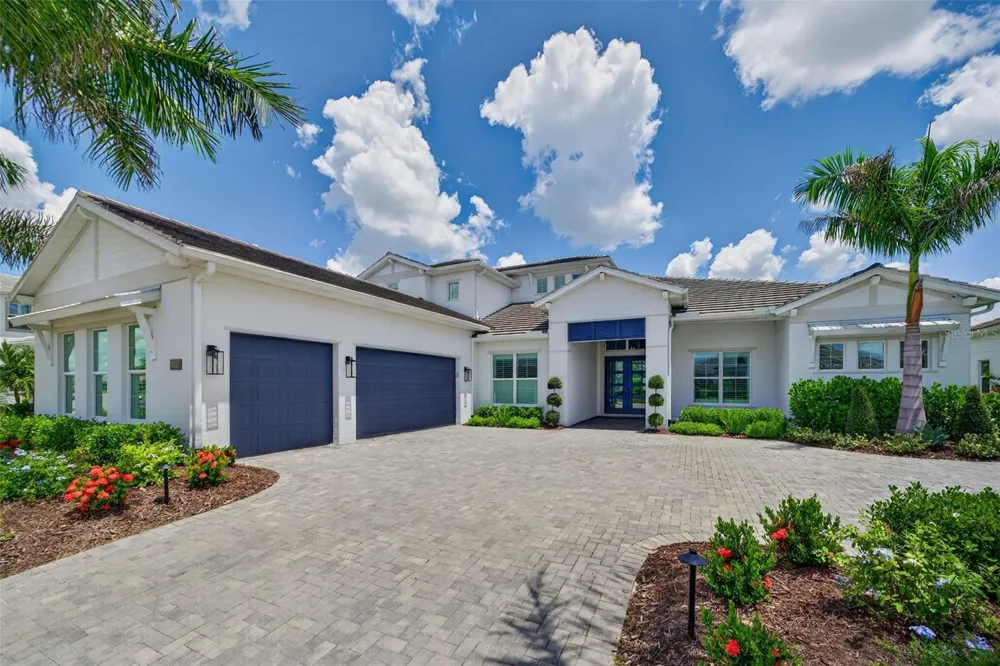 8207 NEVIS RUN Lakewood Ranch, FL 34202