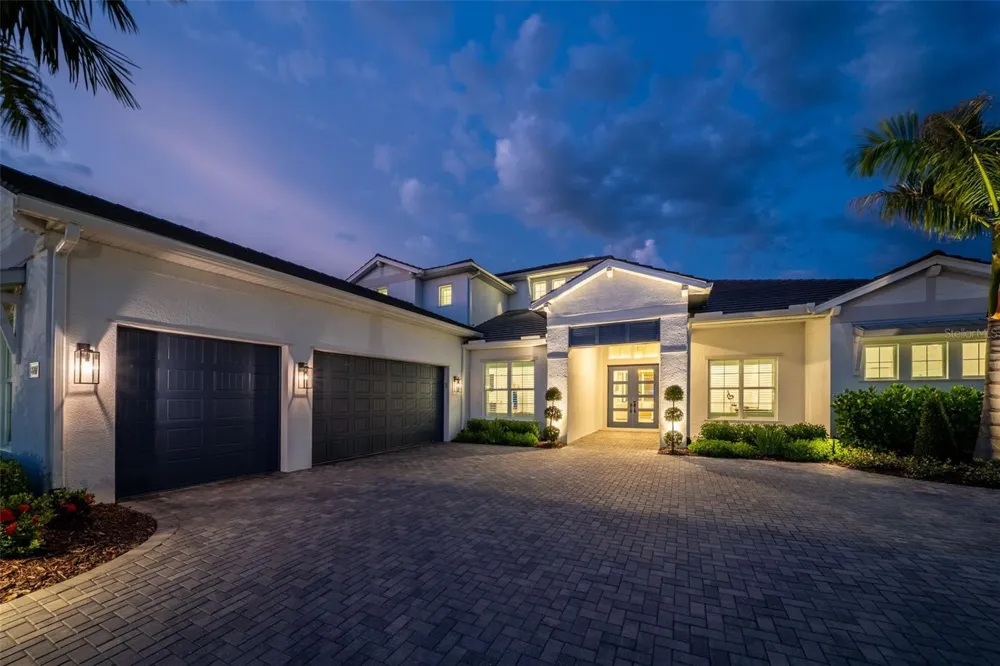 8207 NEVIS RUN Lakewood Ranch, FL 34202