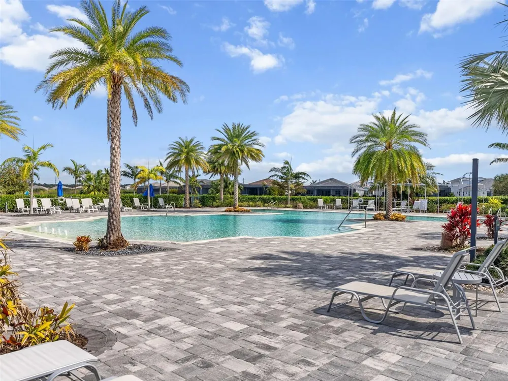 8207 NEVIS RUN Lakewood Ranch, FL 34202