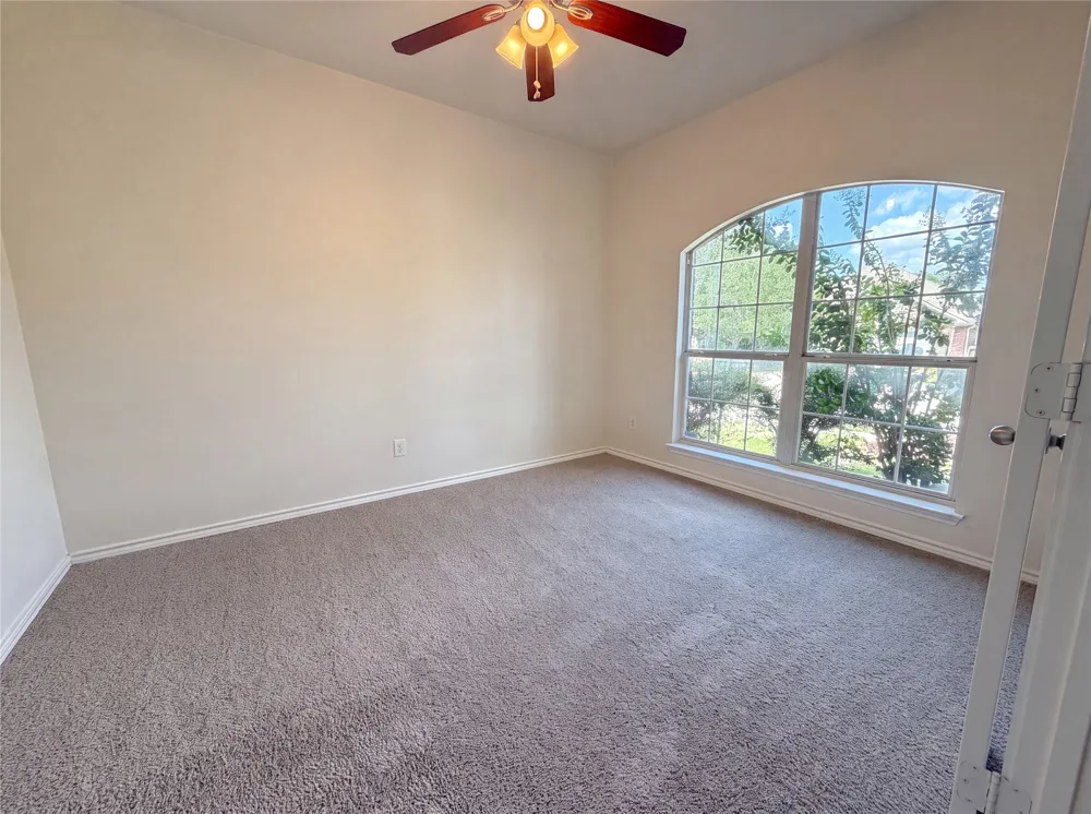 142 Snow Owl Hollow Buda, TX 78610