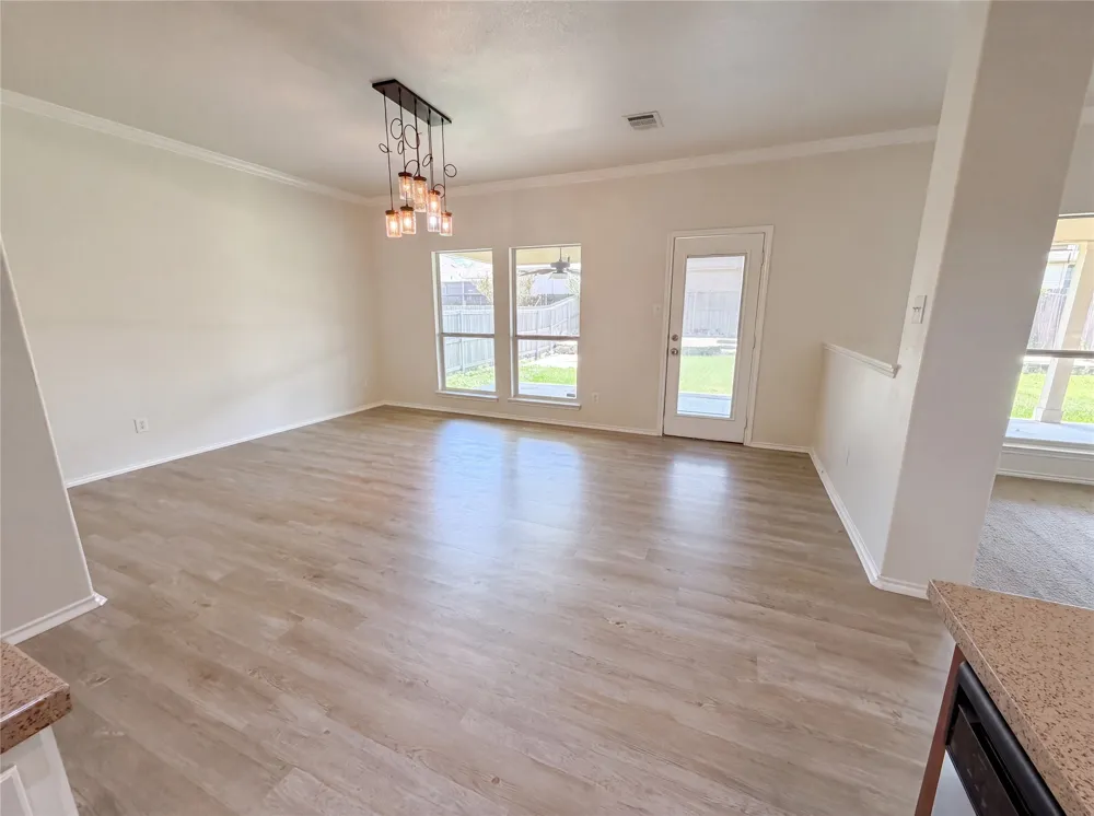 142 Snow Owl Hollow Buda, TX 78610