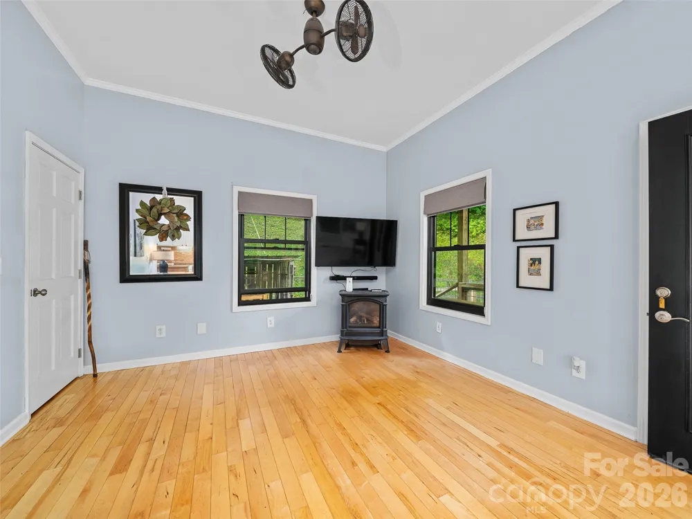 1523 Roaring Fork Road Burnsville, NC 28714